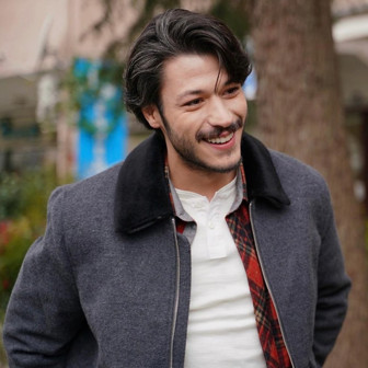 Kubilay Aka'dan toynak ayakkabı hamlesi! Milano sokaklarının altını üstüne getirdi