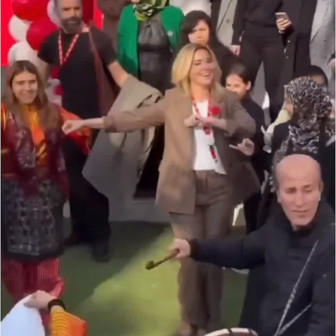 Gülben Ergen'den tesettür eleştirilerine jet yanıt!