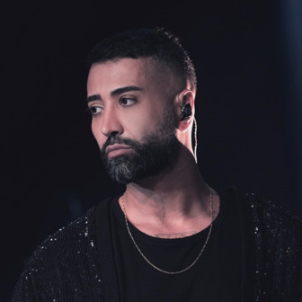 Ünlü şarkıcı Tan'dan çağrı! "Koyunları besledi, vegan olun"