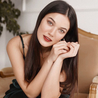 Pınar Deniz’in kazancı dudak uçuklattı! Kıvanç Tatlıtuğ ile partner oldu rekor kazanç