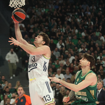 Fenerbahçe Beko Atina'da son saniye basketiyle kazandı