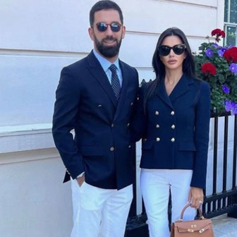 Arda Turan'dan Aslıhan Turan'a övgü dolu sözler! "İyiki çocuklarımın annesisin"