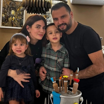 Aile karesinde dikkat çeken detay! Alişan'ın kızı tıpkı babaannesi...
