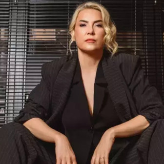 Şebnem Dönmez fit hali ile büyüledi! Kim der ki 51 yaşında...