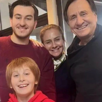 Oyuncu Özgür Ozan'dan mutlu aile tablosu! Oğlunun doğum gününü bakın nasıl kutladı