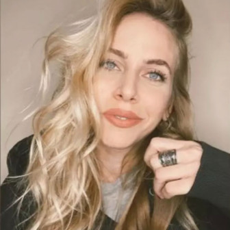 Melis İşiten'den sıra dışı aşk yorumu! "Hep yeniden aşık olabiliriz"