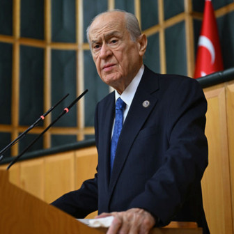 Parmağındaki sırrı kimse fark etmemişti! Devlet Bahçeli’nin yüzüğündeki gizemli yazı