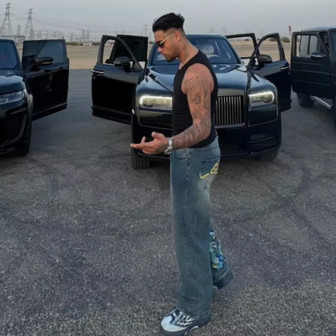 Lvbel C5'in kol saati ile olay oldu! Markasını görenler şoke oldu...