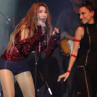 Hande Yener'in gözlerden uzak büyüttüğü oğlu Çağın son haliyle şaşırttı!