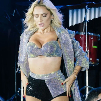 Hadise'den cesur kareler! "Ben dizginlere gelemem"