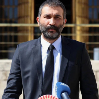 Oyuncu ve siyasetçi Barış Atay'dan şok aşk hamlesi!