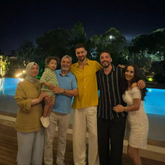 Adını altın harflerle yazdırmıştı! Alperen Şengün aile tatilinde...