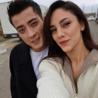 Atakan Özkaya ile Dilin Döğer'den tatil kareleri! Aşk dolu dizgin