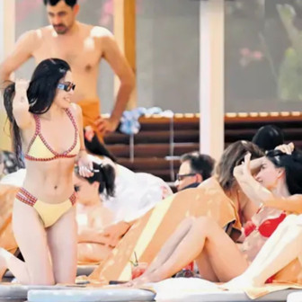 Dilara Aksüyek'ten muhteşem kareler! Bikinisiyle paylaştı...