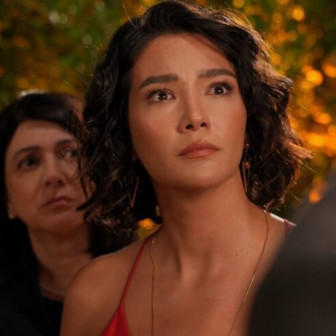 Aybüke Pusat'tan duygulandırdı! Kadir İnanır'a böyle veda etti...