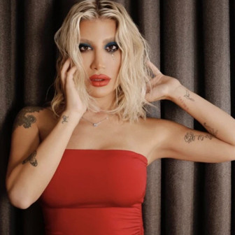 İrem Derici'den hayranlarını korkutan haber! Parmağı yamuldu