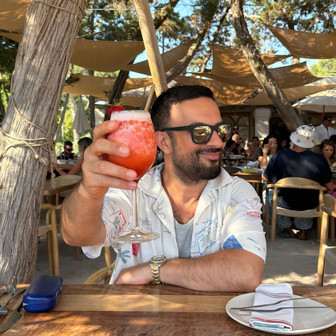 Tarkan'dan muhteşem günler! İbiza'da tekne tatilinde sezonun yorgunluğunu atıyor