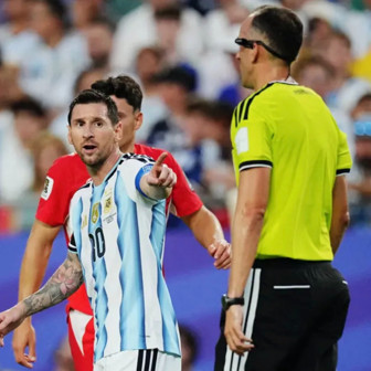 Messi'den Dünya Kupası karşılaşmalarında Portekizli hakeme ayar: "Benimle saygılı konuş"