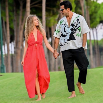Kenan İmirzalıoğlu ile Sinem Kobal aşk tatilinde! Denizde el ele