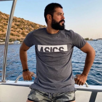 Burak Özçivit son hali ile şaşırtmıştı! Spora başladı