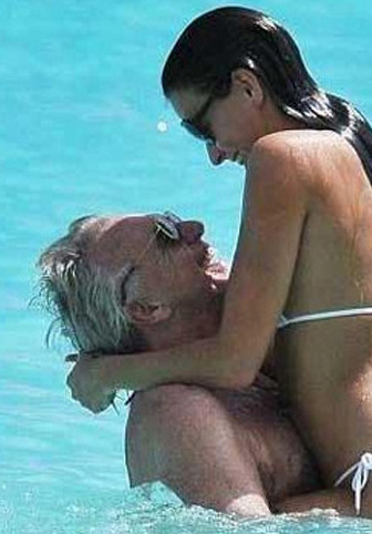 Eşleri çocuklarından genç - Resim: 4