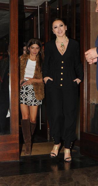 Arkadaşlarıyla doğum gününü kutlayan Hadise mezdeke oynayıp dans etti - Resim: 1