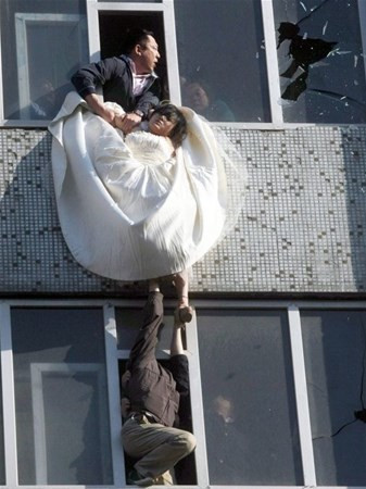 Dünyayı ayağa kaldırdı önce bileklerini kesti sonra da... - Resim: 3