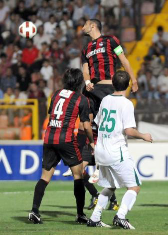 Bursaspor maçında olaylar çıktı - Resim: 4