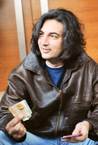 Çelik yine soyundu! - Resim: 4