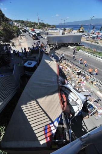 Bursa- İstanbul karayolu savaş alanı gibi! - Resim: 1