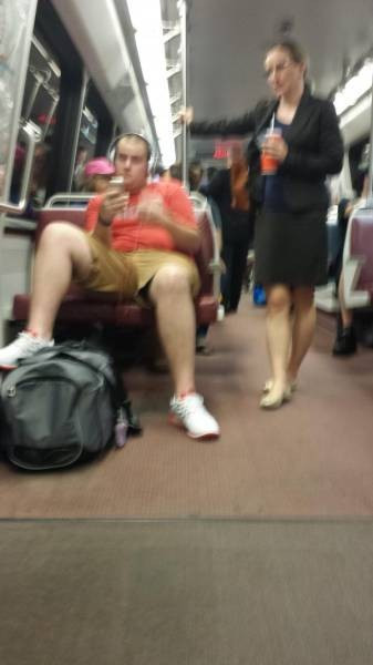 Görgüsüzlük mü eşek şakası mı? - Resim: 1