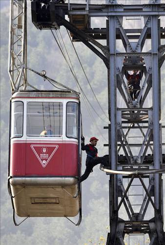 Nefes kesen teleferik bakımı - Resim: 2