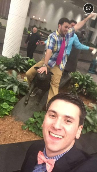 Sarhoş olup cümle aleme rezil olanlar - Resim: 1