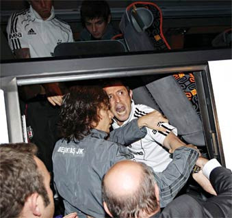 Nihat Kahveci'ye bir şeyler oldu - Resim: 4