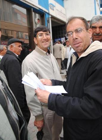 Bakan kuyruğu tatlıya bağladı - Resim: 3