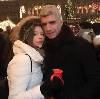 Özcan Deniz hamile sevgilisi ile evlendi - Resim: 2