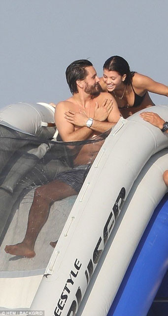 Seks bağımlısının yatında görüntülendi babası çok kızacak - Resim: 4