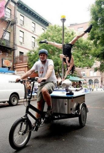 Sizce de durumu garip değil mi? - Resim: 2