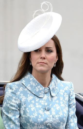 Kate Middleton doğumdan sonra ilk kez görüntülendi - Resim: 3