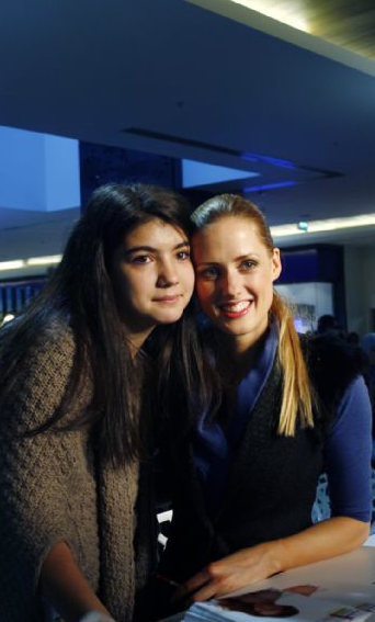 Caroline podyumda fırtına gibi esti - Resim: 2