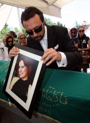 Bildik eşini son yolculuğuna uğurladı - Resim: 3