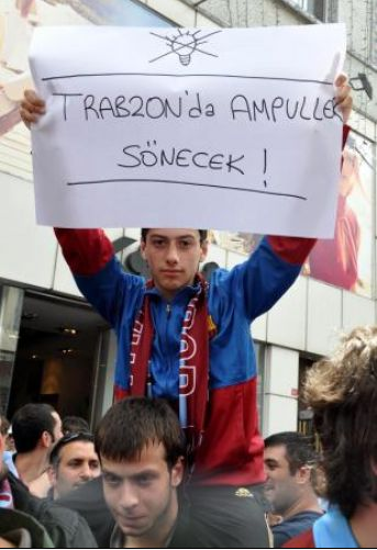 Taraftar bu kez AK Parti'yi hedef aldı - Resim: 1