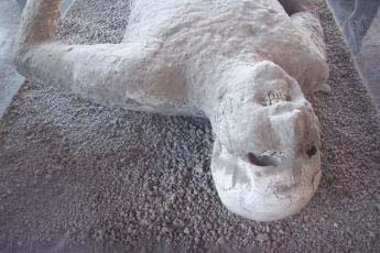 Edepsizlikten taş kesilen halk - Resim: 4