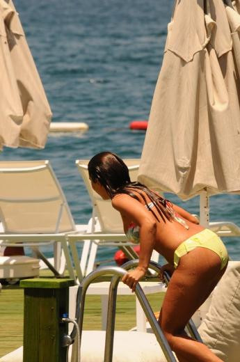 Yeliz Şar'ın tek başına tatil keyfi - Resim: 1