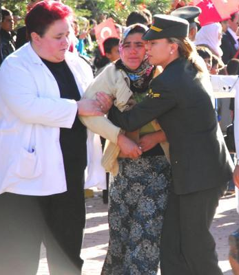 Şehit annesi bu acıya dayanamadı! - Resim: 3