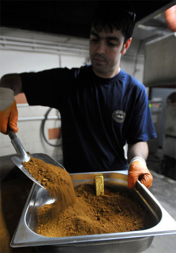 Altın nasıl yapılır hiç gördünüz mü? - Resim: 1