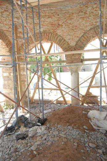 Malkoçoğlu'nun türbesi çöplüğe döndü - Resim: 1