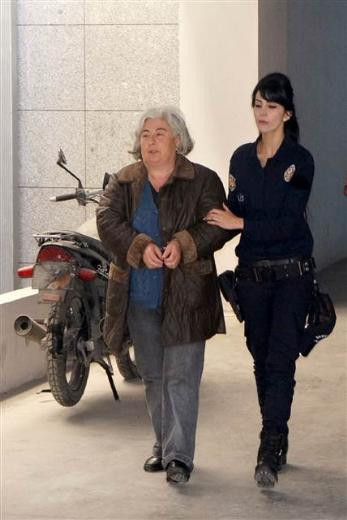 Gülsuyu'nda 19 tutuklama - Resim: 1