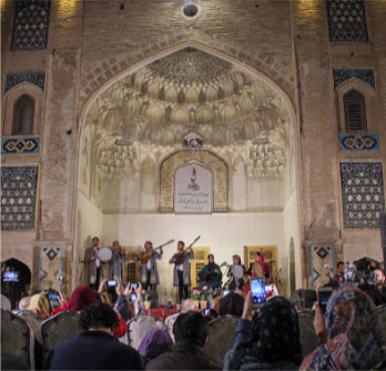 İran Folklor ve Müzik Festvali'nin on ikincisi Kirman'da yapıldı - Resim: 1