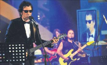 Aşık olmadan yazılan şarkı unutulur - Resim: 1